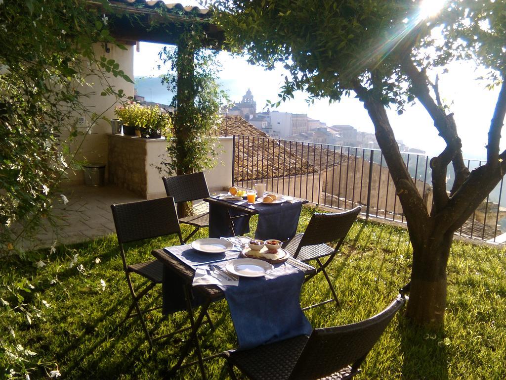 Bed and Breakfast La Casa del Gelsomino Ragusa Exterior foto